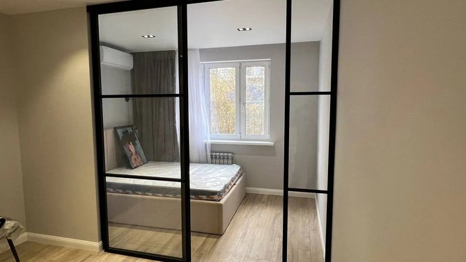 Межкомнатная перегородка Мистрал, с прозрачным стеклом, в спальню, Арт.0018-05