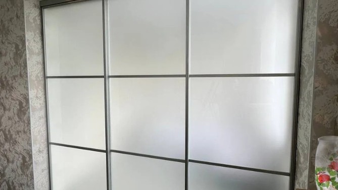 Межкомнатная перегородка Модус, с матовым стеклом, с доводчиком в спальню, Арт.0024-01