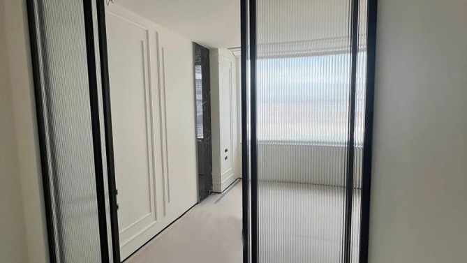 Стеклянная перегородка Komandor, с доводчиком в гардеробную, Арт.0025-03