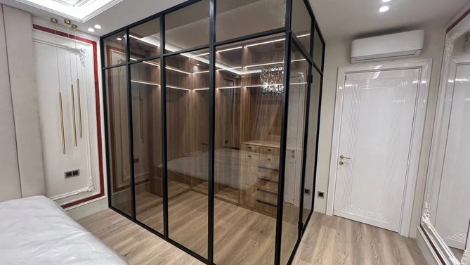 Стационарная перегородка Bonilux, с прозрачным стеклом, в гардеробную, Арт.0029-02