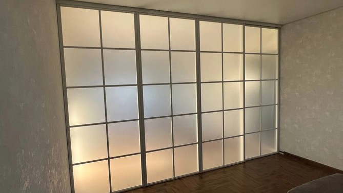 Межкомнатная перегородка Ягуар, с матовым стеклом, с доводчиком в спальню, Арт.0038-02