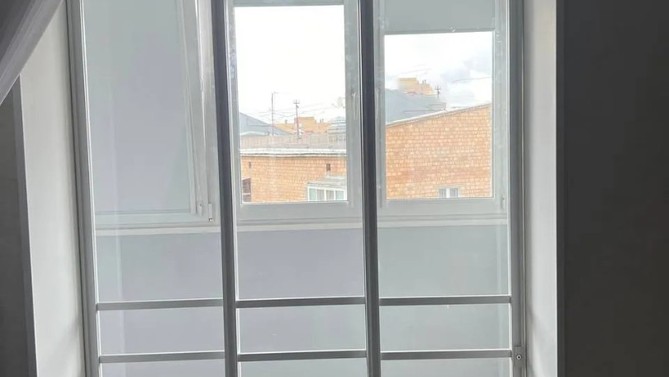 Перегородка Аристо, с прозрачным стеклом, на балкон, Арт.0045-04