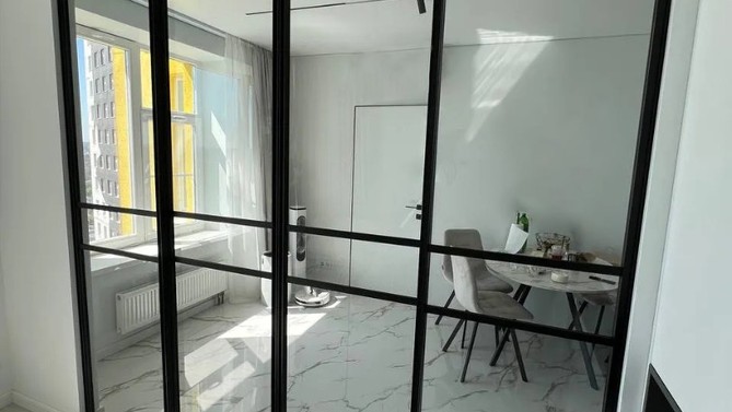 Межкомнатная перегородка Rondini, с прозрачным стеклом, с доводчиком в спальню, Арт.0064-04