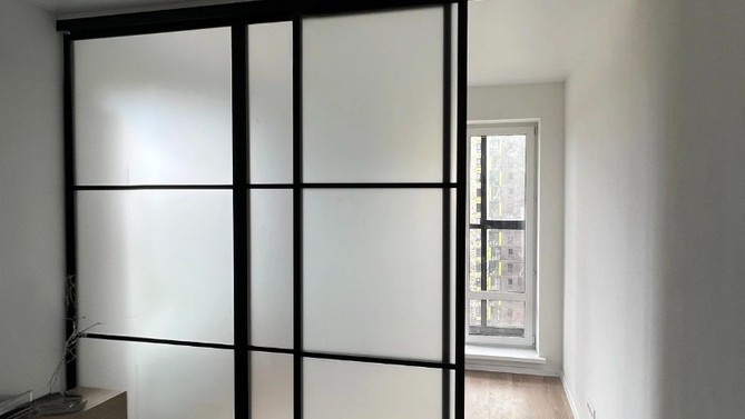 Перегородка для спальни из тонированного стекла, модель РЕСА, в квартиру, Арт.0097-04