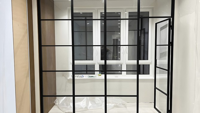 Статичная перегородка Ларвидж, с прозрачным стеклом, на балкон, Арт.0104-01