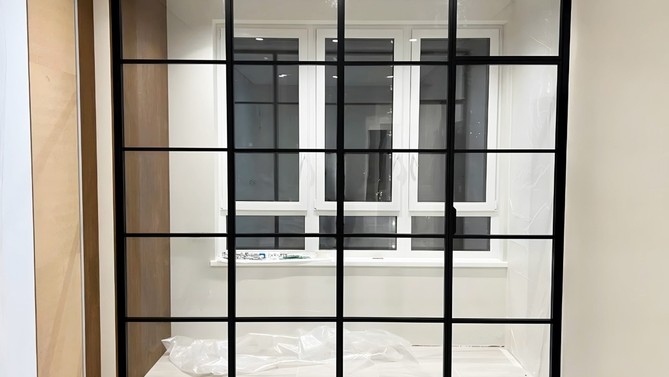 Статичная перегородка Ларвидж, с прозрачным стеклом, на балкон, Арт.0104-05