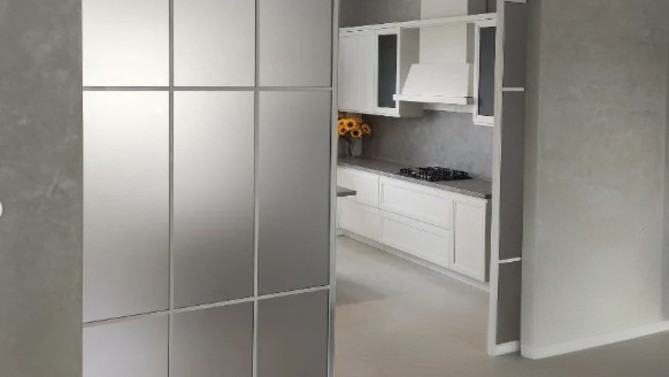 Межкомнатная перегородка СберСити, с матовым стеклом, с доводчиком в гостиную, Арт.0247-04