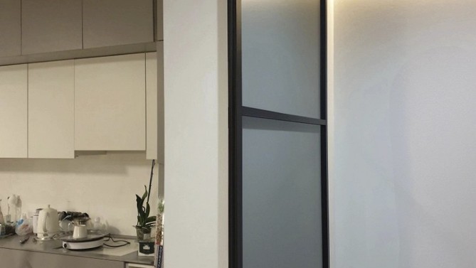 Межкомнатная перегородка Dari gallery, с прозрачным стеклом, с доводчиком на балкон, Арт.0341-01