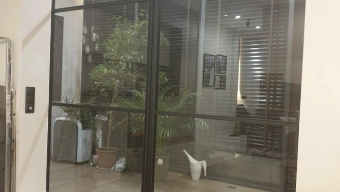 Межкомнатная перегородка Dari gallery, с прозрачным стеклом, с доводчиком на балкон, Арт.0341-04